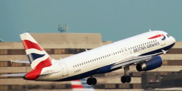 Britisch Airways lässt 15-jähriges Mädchen allein am Gate zurück